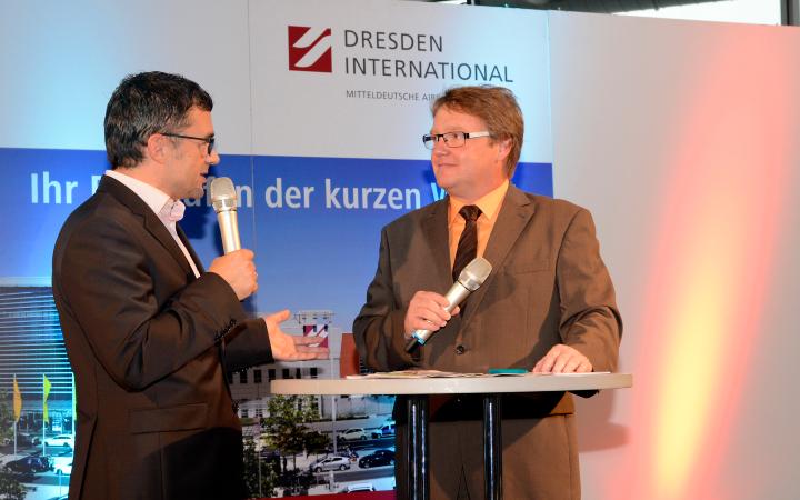Rex Jakob (Direktor Marketing der Staatsoprette Dresden) und Maik Michaelis im Gespräch über der Spielplan 2014 - 2015 der Staatsoperette